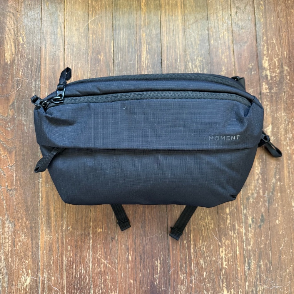 Moment Everything Sling 4L Camera Bag